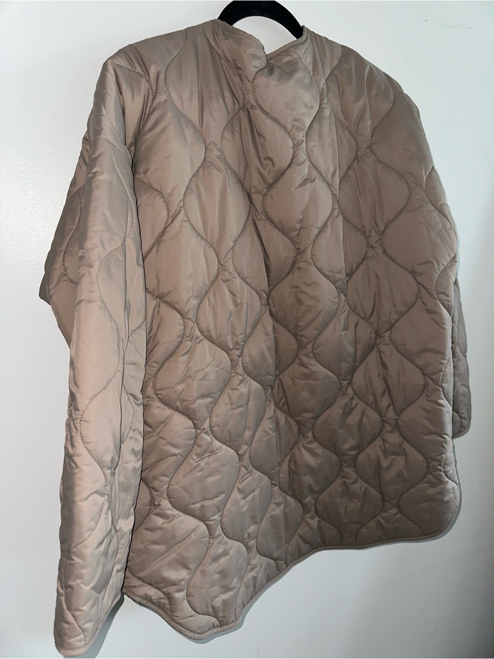Quilted Button-Front Women's Jacket in Taupe - Picture 4 of 6